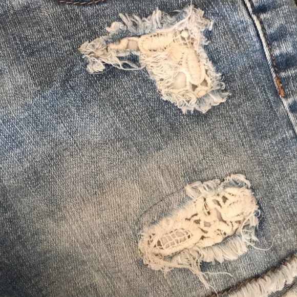 Cat&Jack-Super Stretch Denim Short w/Embellishment - Picture 3 of 5